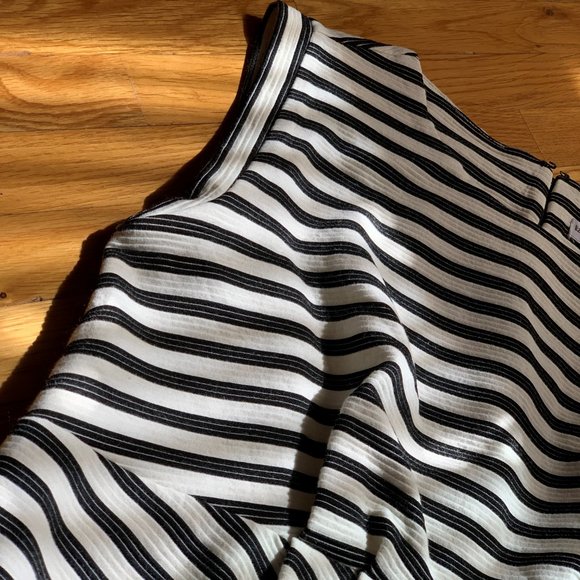 Sleeveless Maternity Dress (NWT) Black and White Striped - Liz Lange - Picture 1 of 5